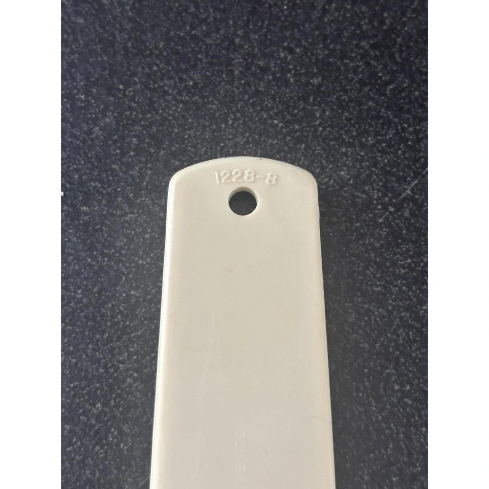 Tupperware Pie Cake Quiche Server Ivory White Plastic 10.5-Inch 1228-8 Vintage